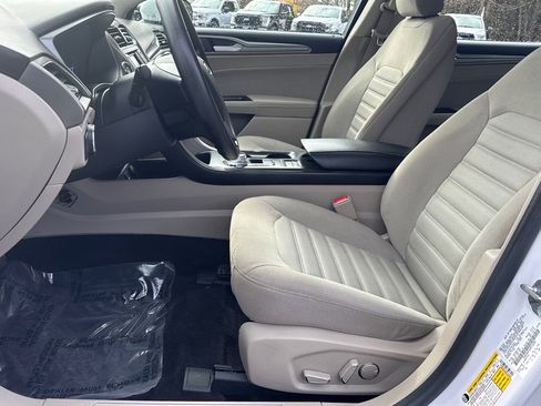 Used 2017 Ford Fusion SE image 8