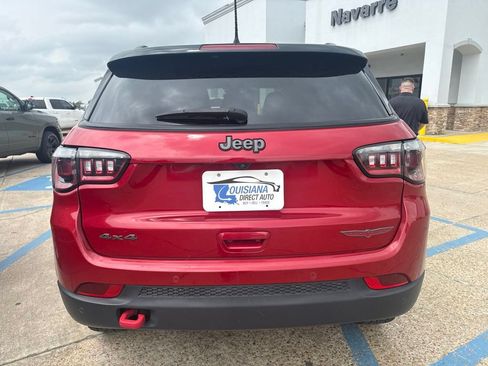 Used 2025 Jeep Compass Trailhawk AWD/4WD image 12
