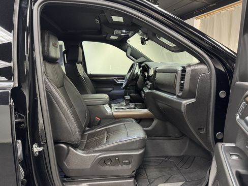 Used 2024 Chevrolet Silverado 1500 High Country w/ High Country Premium Package AWD/4WD image 18