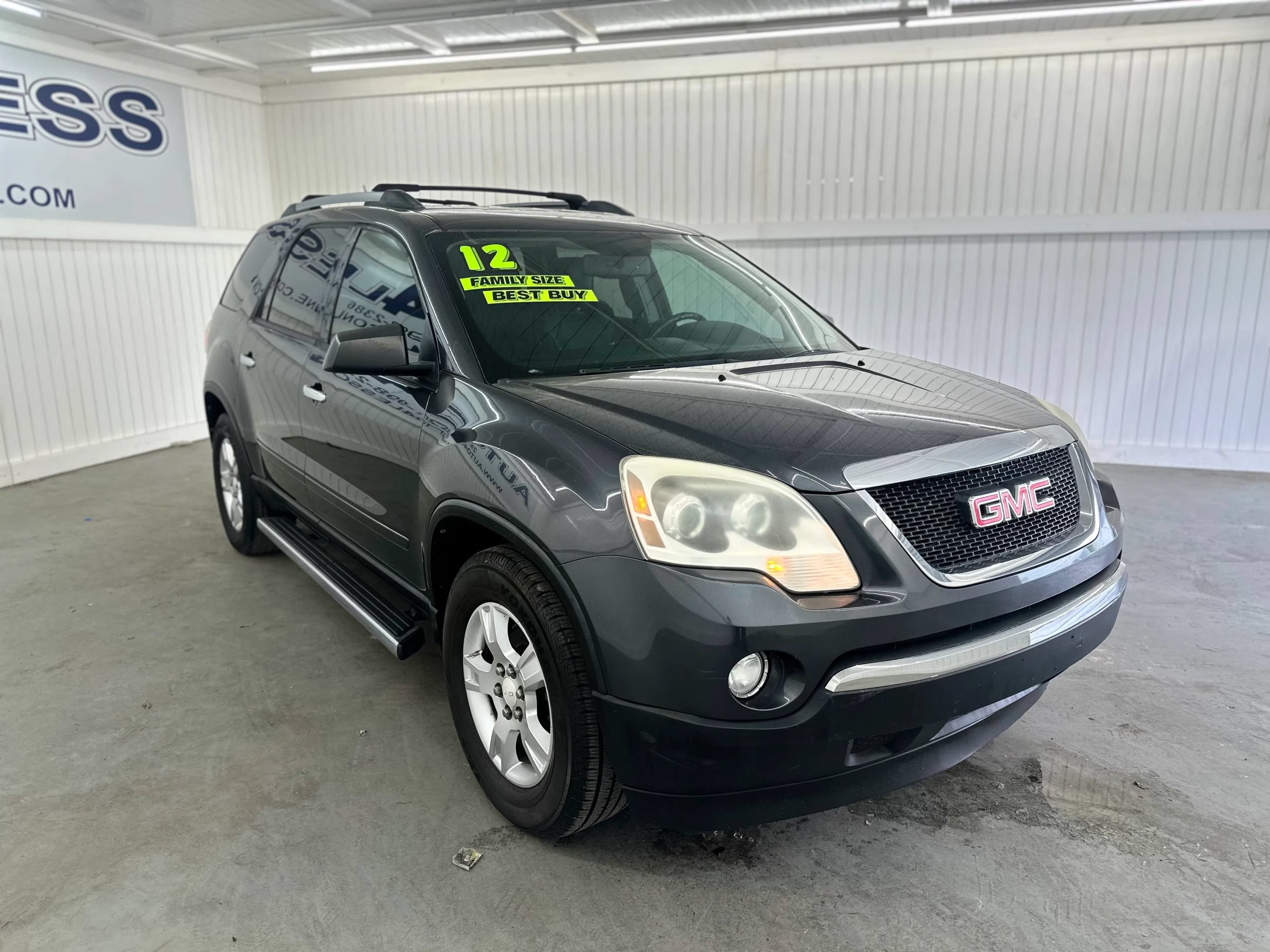 Used 2012 GMC Acadia SLE w/ LPO, 'HIT The Road' Package FWD image 3