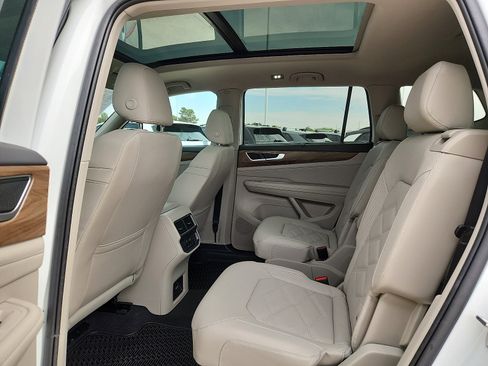 Certified 2026 Volkswagen Atlas SE FWD image 12