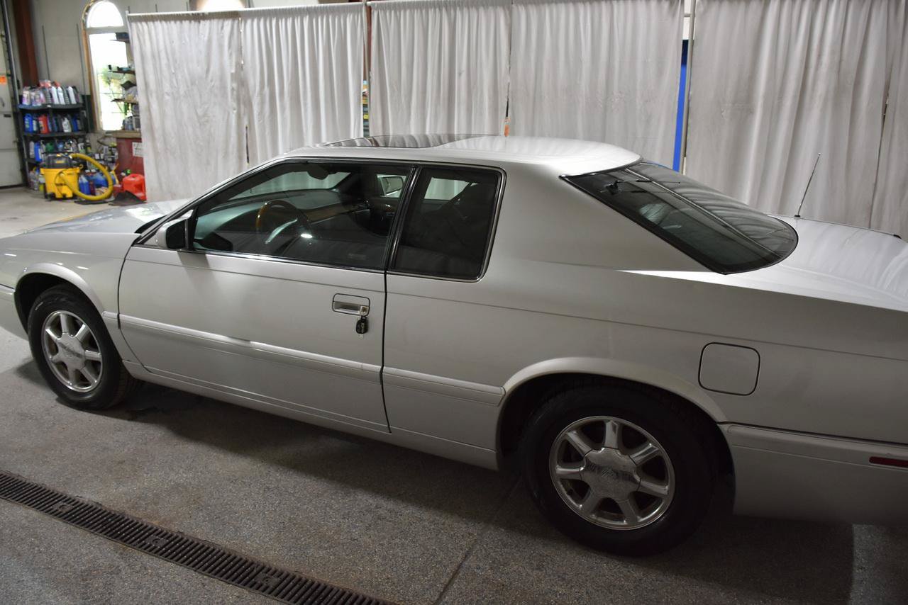 Used 2001 Cadillac Eldorado Touring FWD image 16