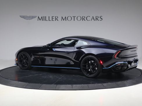 Used 2025 Aston Martin Vanquish RWD image 4
