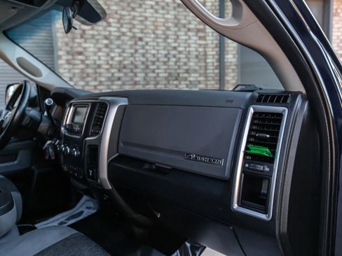 Used 2018 RAM 2500 Big Horn image 31