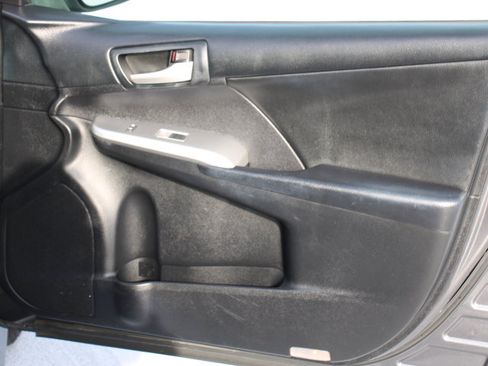 Used 2014 Toyota Camry SE image 18