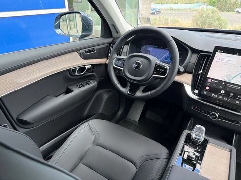 New 2026 Volvo XC90 T8 Plus w/ Protection Package Premier AWD/4WD image 12