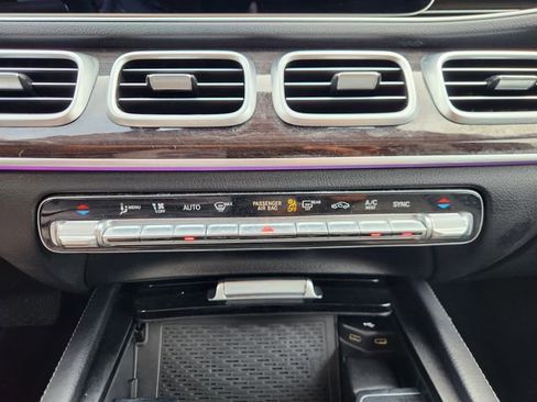 Used 2024 Mercedes-Benz GLE 350 4MATIC w/ 3rd Row Seat Package image 18