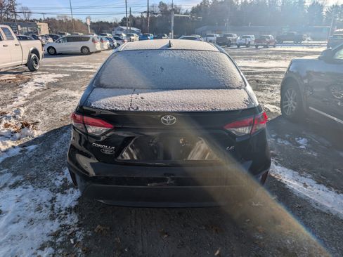 Used 2022 Toyota Corolla LE w/ LE Convenience Package image 6