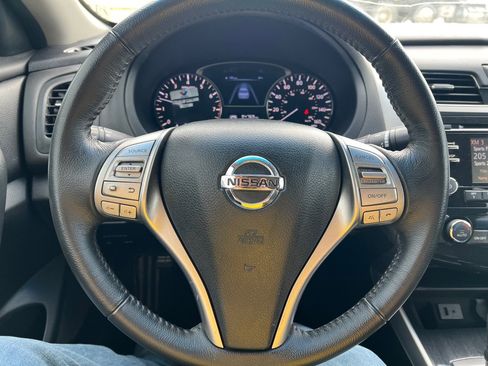 Used 2014 Nissan Altima 2.5 SV w/ Convenience Package FWD image 20