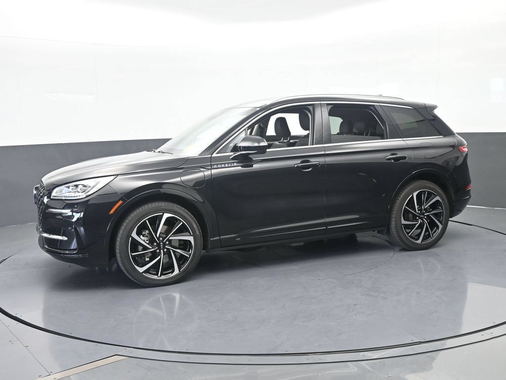 Used 2024 Lincoln Corsair Grand Touring AWD/4WD image 2