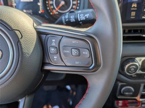 Used 2024 Jeep Wrangler Rubicon image 24