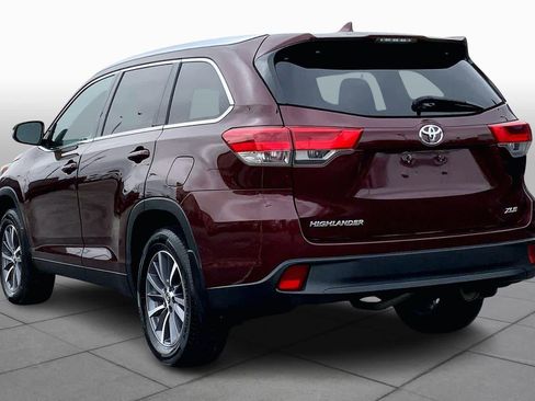 Used 2019 Toyota Highlander XLE image 12