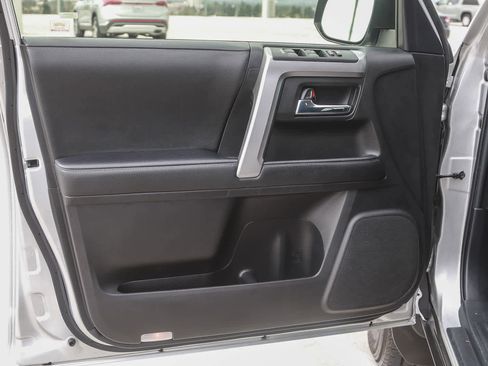 Used 2020 Toyota 4Runner SR5 image 24