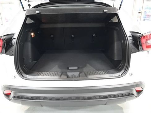 New 2026 Chevrolet Trax LT w/ Sunroof Package FWD image 27
