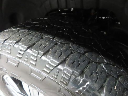 Used 2025 GMC Sierra 3500 Denali image 7