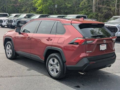 Used 2025 Toyota RAV4 XLE w/ Convenience Package image 5
