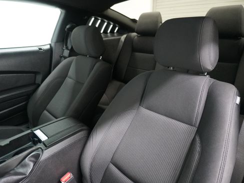 Used 2013 Ford Mustang Coupe image 11