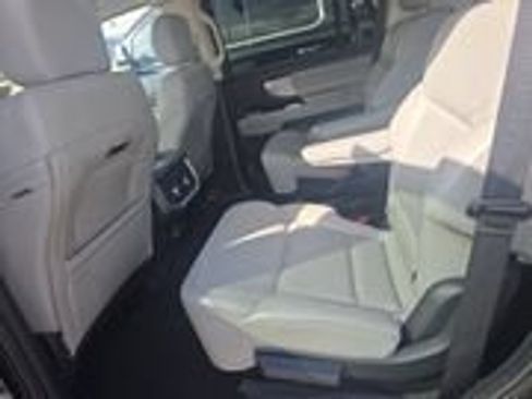 Used 2025 Ford Expedition Active AWD/4WD image 9