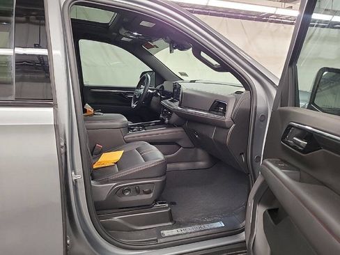 Used 2025 Chevrolet Suburban RST w/ Comfort Package image 9