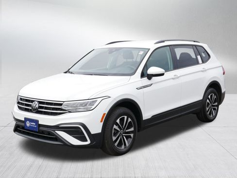 Certified 2024 Volkswagen Tiguan S image 3