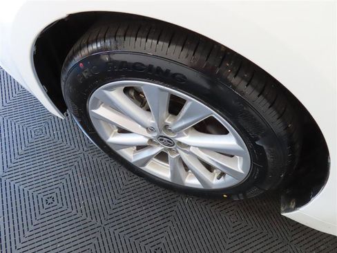 Used 2024 Toyota Corolla SE image 6