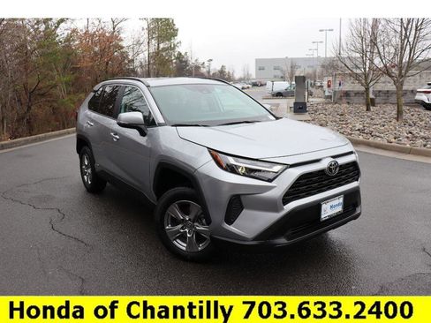 Used 2025 Toyota RAV4 XLE image 1
