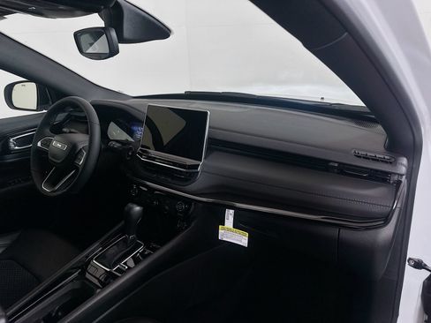 New 2026 Jeep Compass Latitude AWD/4WD image 29