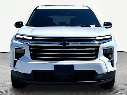 New 2026 Chevrolet Traverse LT w/ LPO, Floor Liner Package FWD image 2