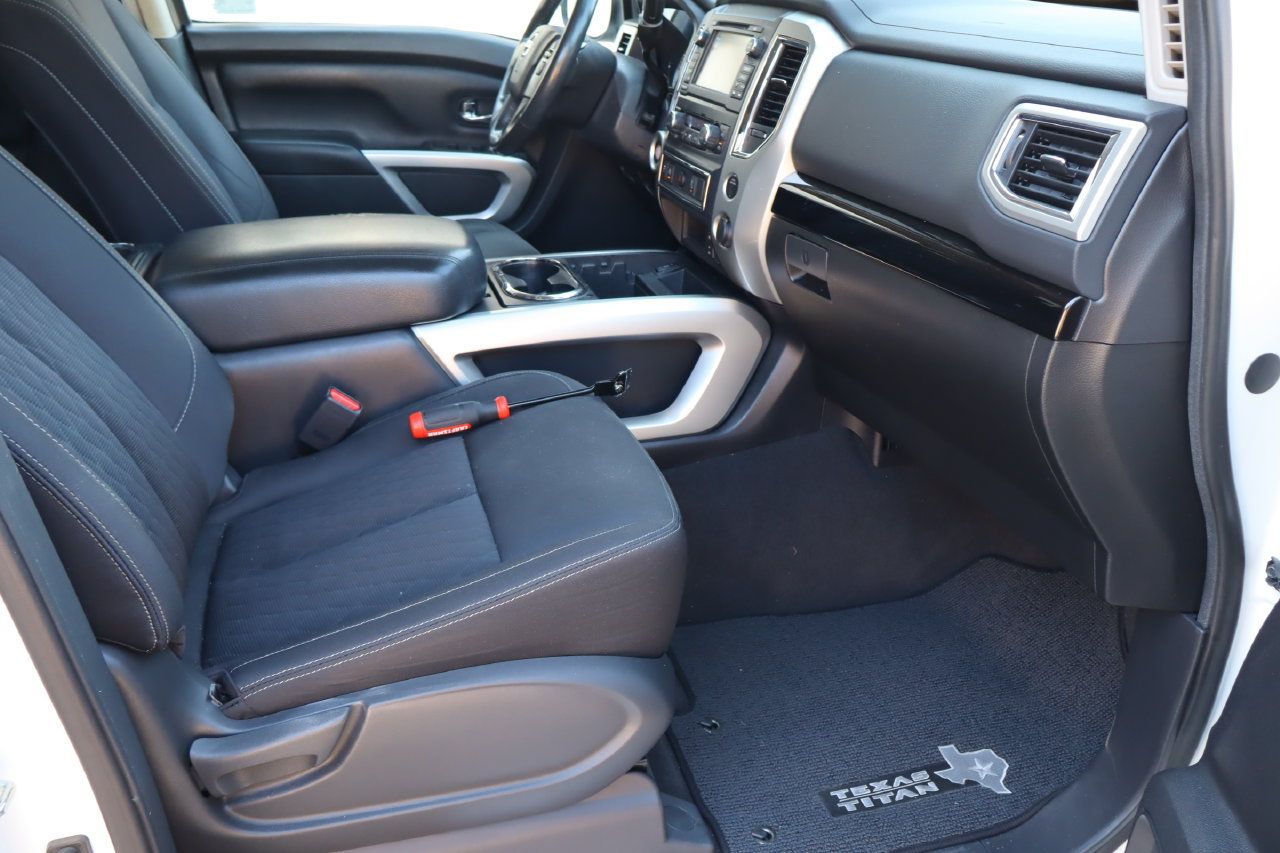 Used 2018 Nissan Titan SV w/ SV Convenience Package RWD image 15