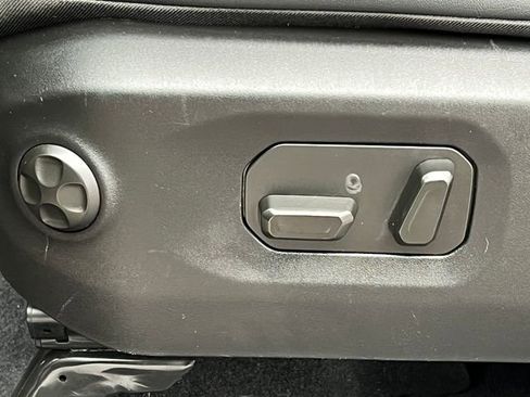 Used 2025 Jeep Wrangler Unlimited Rubicon AWD/4WD image 11