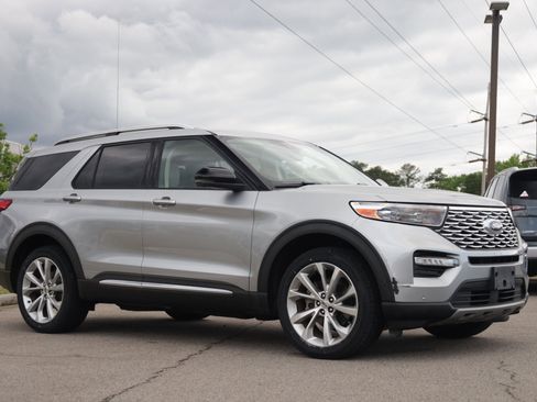 Used 2021 Ford Explorer Platinum w/ Equipment Group 601A AWD/4WD image 8