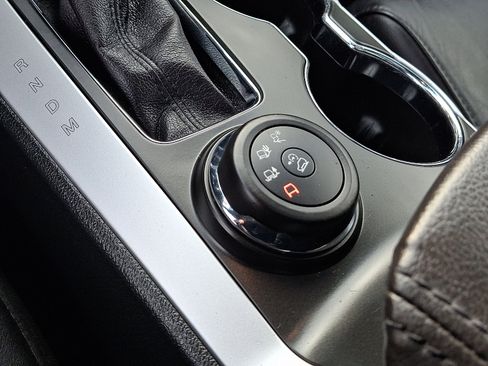 Used 2015 Ford Explorer XLT w/ Equipment Group 202B image 25