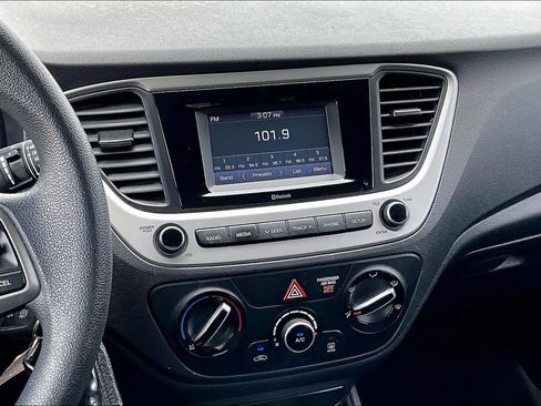 Used 2021 Hyundai Accent SE FWD image 7