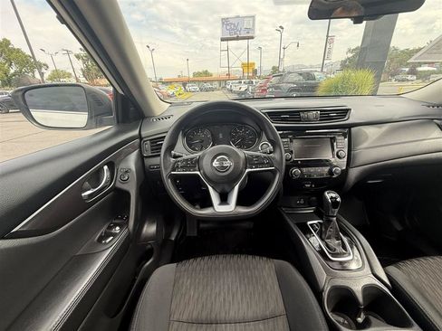 Used 2019 Nissan Rogue SV AWD/4WD image 28