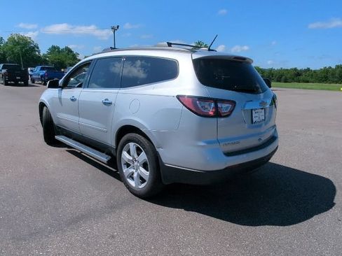 Used 2017 Chevrolet Traverse LT w/ Style and Technology Package FWD image 29