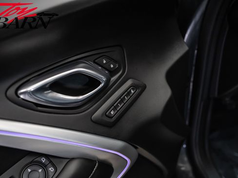 Used 2017 Chevrolet Camaro SS image 21