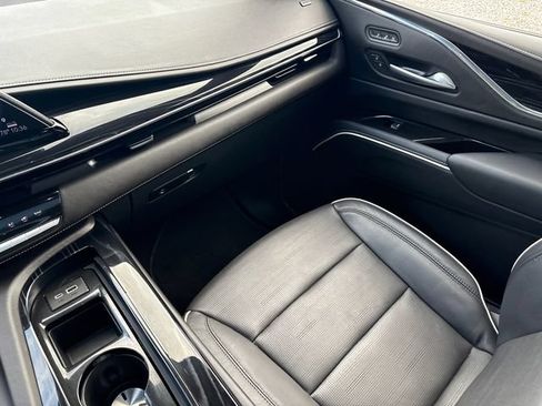 Certified 2024 Cadillac Escalade Sport w/ LPO, Floor Liner Package AWD/4WD image 26