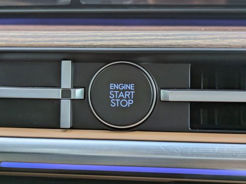 Used 2024 Hyundai Santa Fe Limited image 29