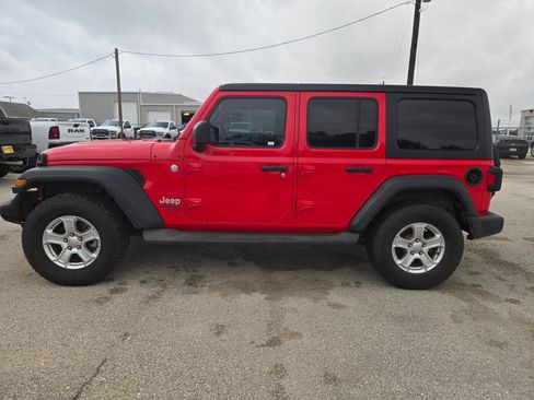 Used 2019 Jeep Wrangler Unlimited Sport S AWD/4WD image 6