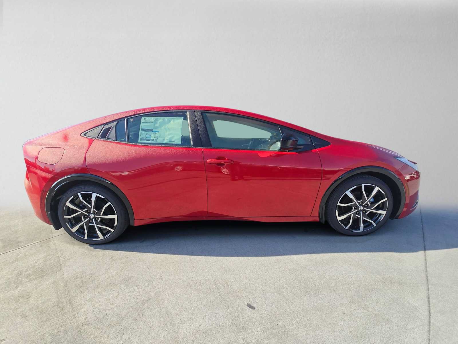 New 2027 Toyota Prius Plug-In Hybrid FWD image 2
