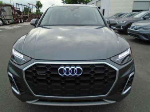 Used 2023 Audi Q5 2.0T Premium Plus w/ Premium Plus Package AWD/4WD image 3