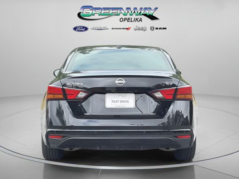 Used 2024 Nissan Altima 2.5 SV FWD image 5