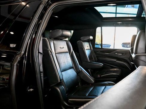 Used 2022 Cadillac Escalade ESV Sport image 27