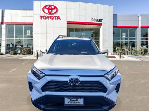 Used 2025 Toyota RAV4 LE AWD/4WD image 2