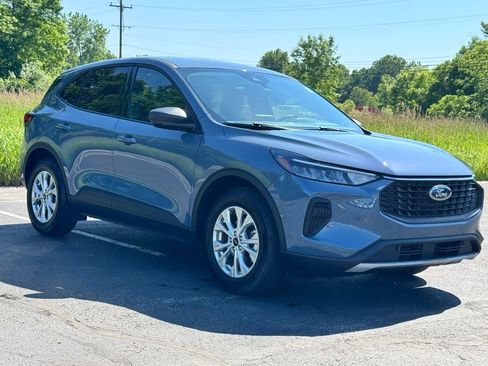 Certified 2025 Ford Escape Active w/ Cold Weather Package FWD image 6