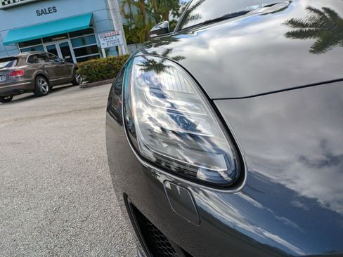 Used 2020 Jaguar F-TYPE Convertible image 9