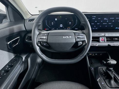 Used 2025 Kia K4 EX FWD image 5