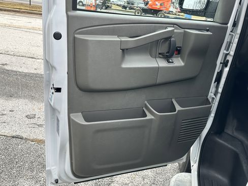 Used 2024 Chevrolet Express 2500 w/ Driver Convenience Package image 13