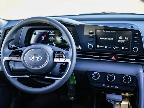 New 2025 Hyundai Elantra SE w/ Cargo Package image 15