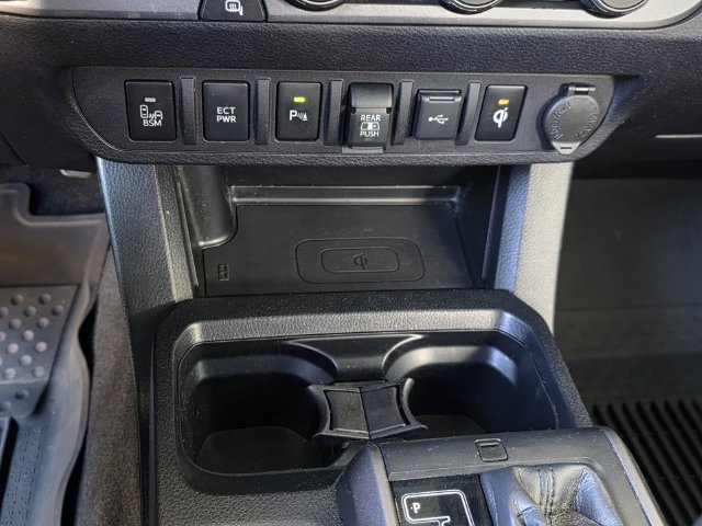 Used 2021 Toyota Tacoma TRD Off-Road w/ Technology Package RWD image 17